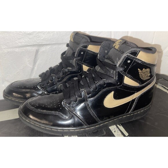 Size 13 - Jordan 1 Black & Gold 2020 - Picture 1 of 8